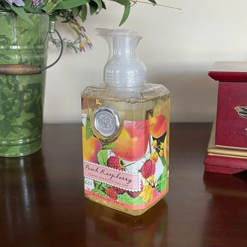 Michel Design Works Peach Raspberry Foaming Hand Soap - Picture 14 of 16